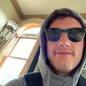 Meet your Posher, Zach